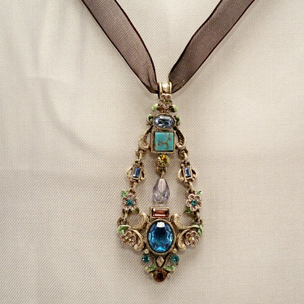 New Sweet Romance Blue Rhinestones Silver Necklace 36$